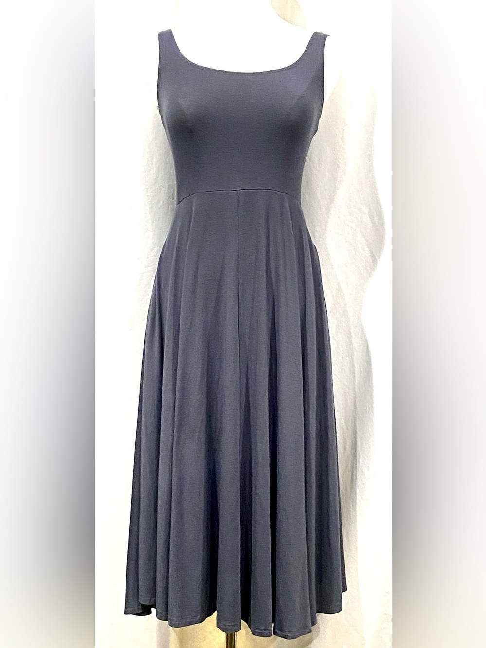 Quince Slate Gray Sleeveless Midi Dress - Flowing Fit & Flared Skirt Size S